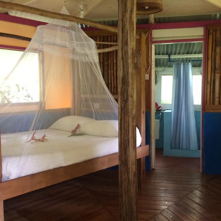 Marigot Roots Jungle Retreatヴィラ エクステリア 写真